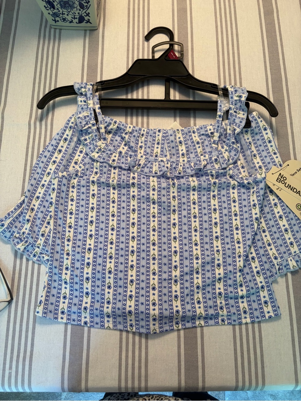 No Boundaries White & Blue Ruffled Shoulder Camisole